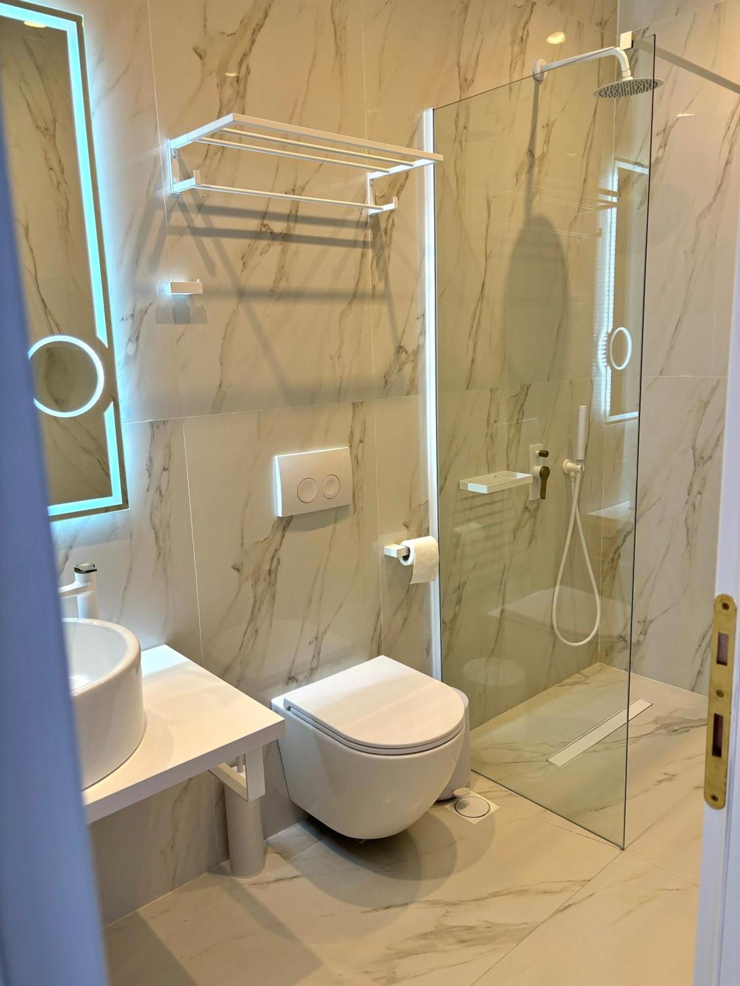 Eterna Mare Apartment *